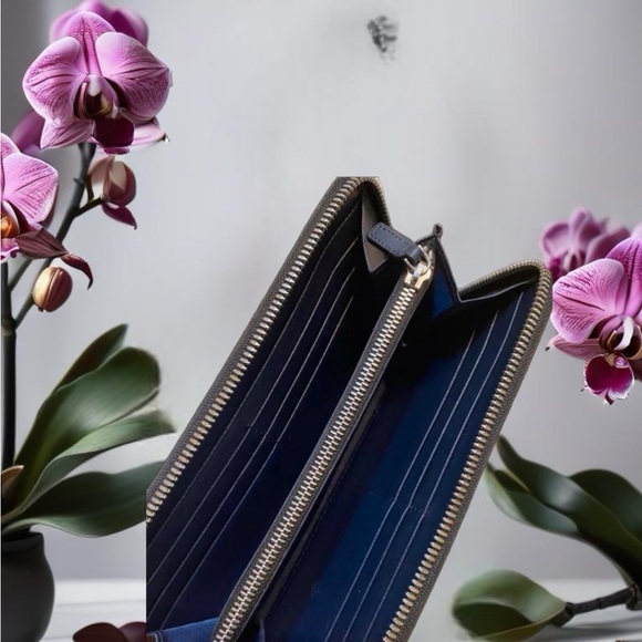 MCM Black Leather Wallet - Picture 3 of 7